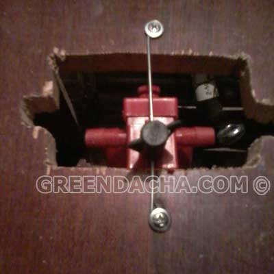 Крепление чашечной поилки 1.