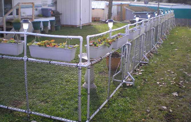 Забор из труб ПВХ