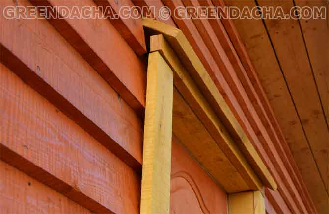 Приступил к изготовлению и монтажу дверных наличников и козырька над дверью -2. 